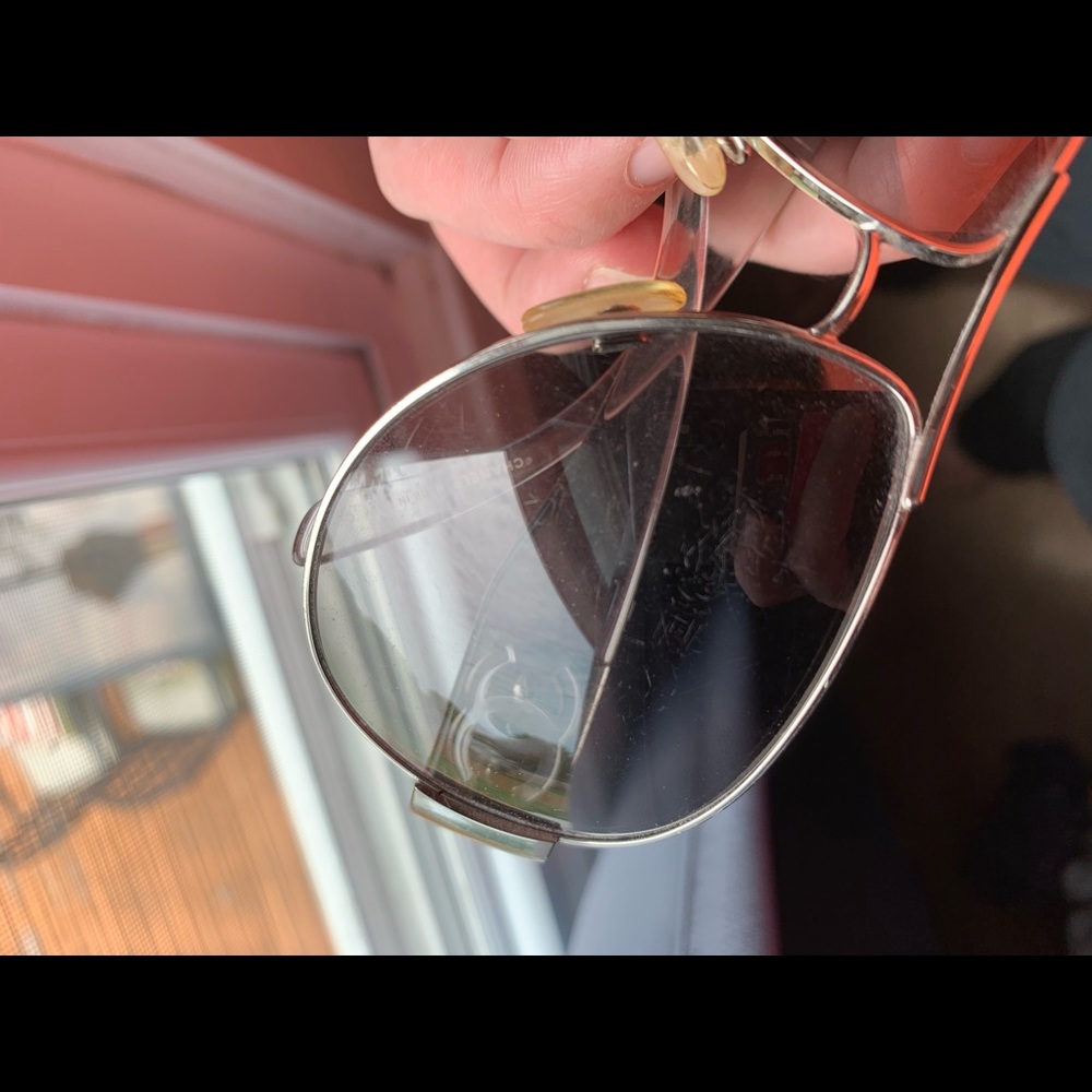 Additional listing: pictures of Chanel glasses